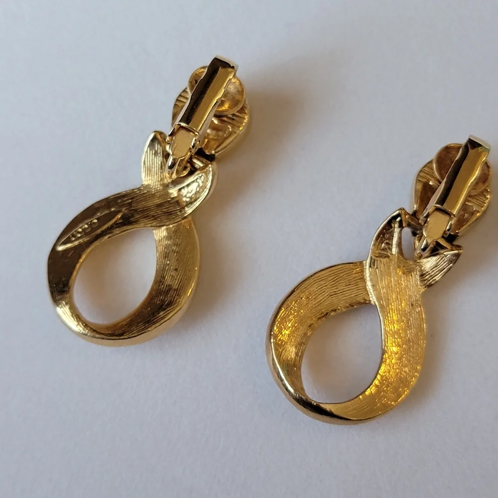 Vintage Gold Twist Rhinestone Clip-on Earrings Avon